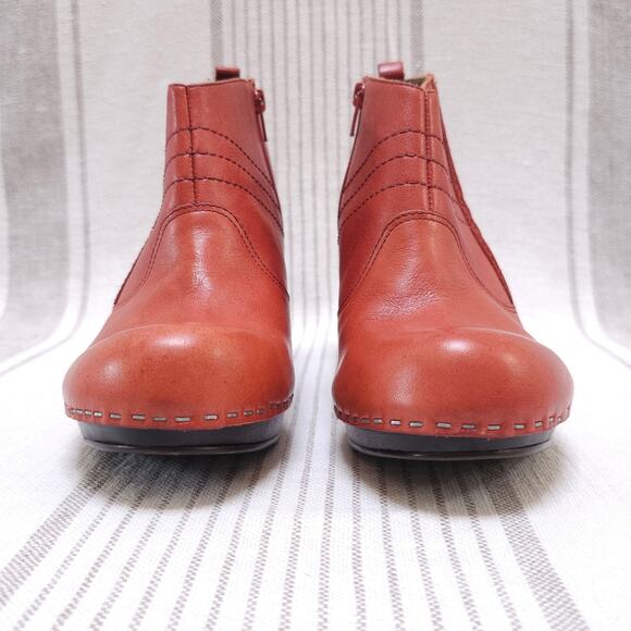 Anthropologie Tan Leather Clogs - Picture 2 of 15